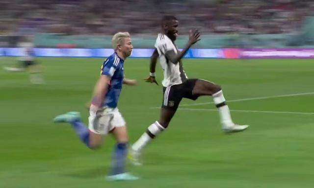 开云在线开户-名宿批“吕迪格跑”：没规矩且自大，不尊重对手