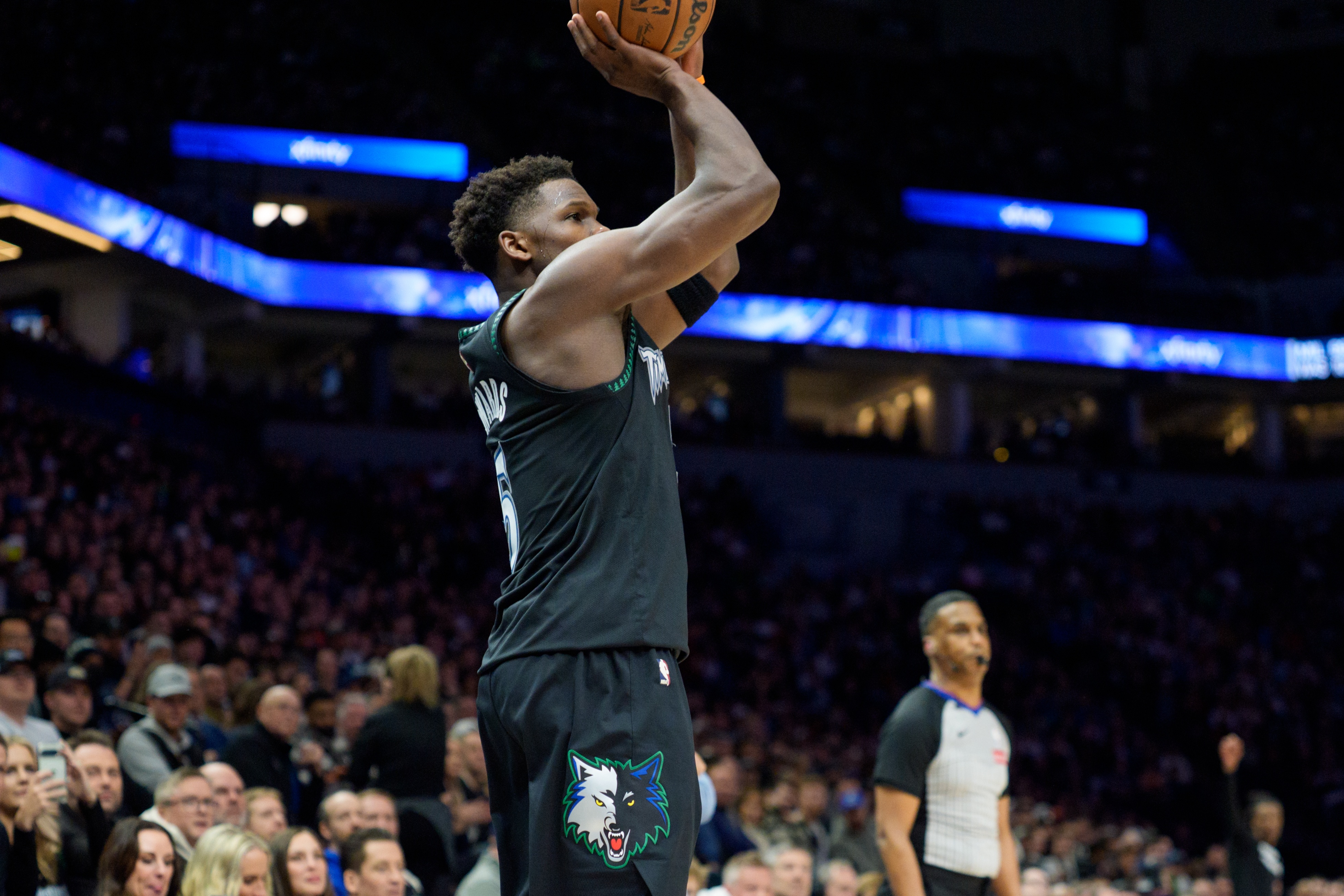 开云体育app-华子：我喜欢顶着包夹投篮 当我出手时我们的赢球概率会更高