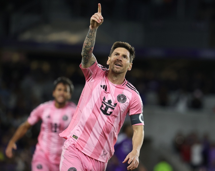 开云登录入口地址-维斯塔潘：梅西在场上想进球就能进，你无法阻止他